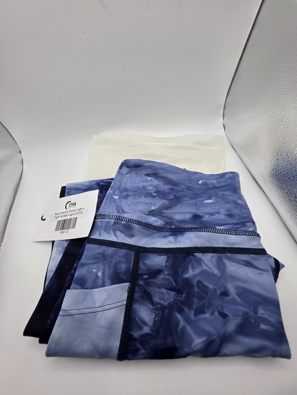 NWT ZYIA Hendrix Light N Tight Capri Pocket Legging - Picture 3 of 5